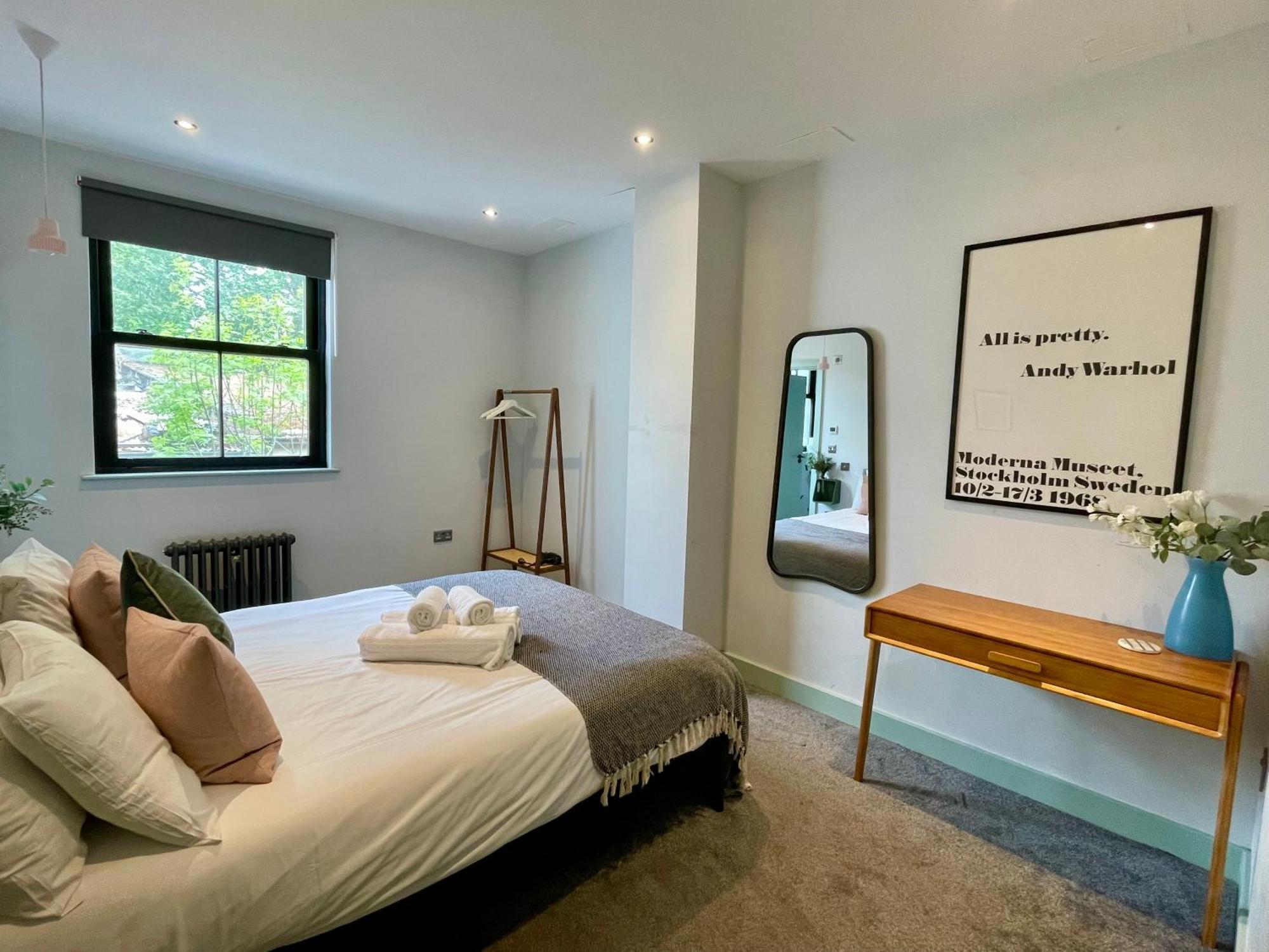 Cute 1-Bedroom Ground Apartment In Stoke Newington Лондон Екстериор снимка